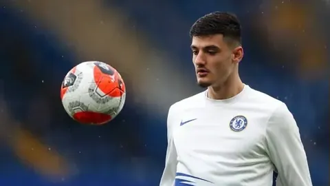 意媒曝光：AC米兰计划现金收购亚伯拉罕，卡拉布里亚交易引德罗西忧虑